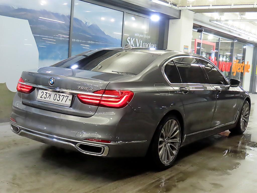 BMW 7 Series - Vista 4