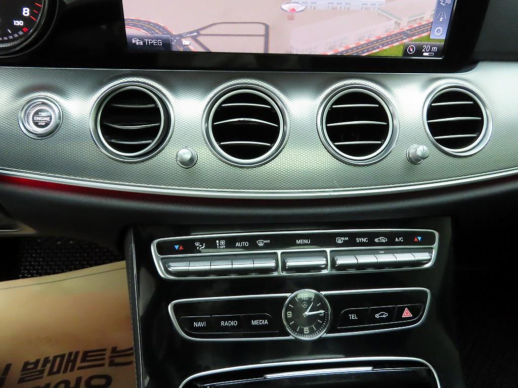 Mercedes Benz E class - Vista 9