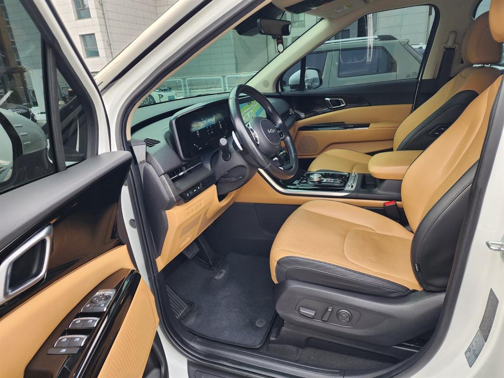 KIA Carnival 2022 the color of pearl - Importación desde Corea - HF Imports Iquique - Foto 17