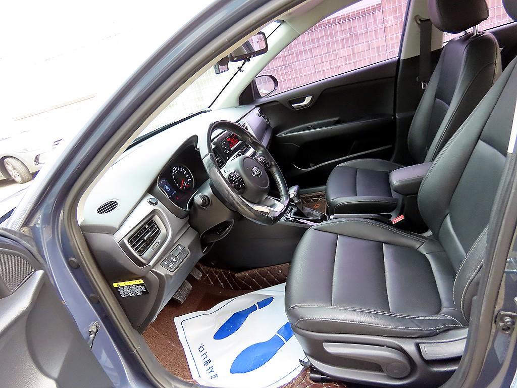 KIA Stonic - Vista 5