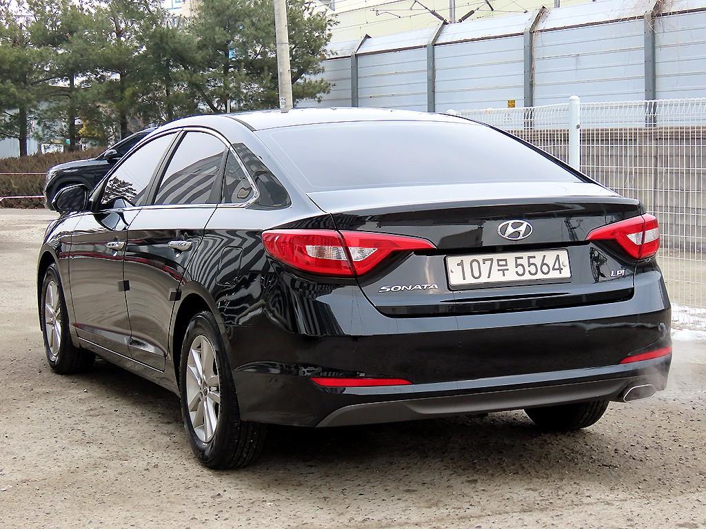 HYUNDAI Sonata - Vista 3