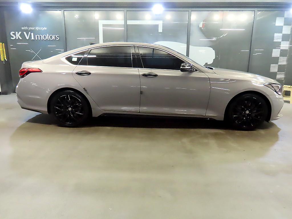 HYUNDAI Genesis - Vista 3