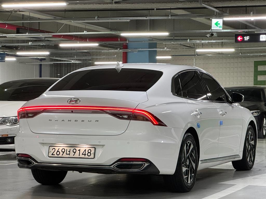 HYUNDAI Grandeur - Vista 3