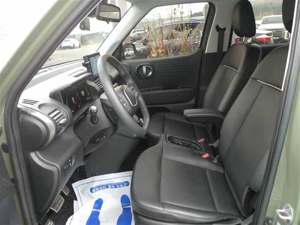 HYUNDAI Casper - Vista 10