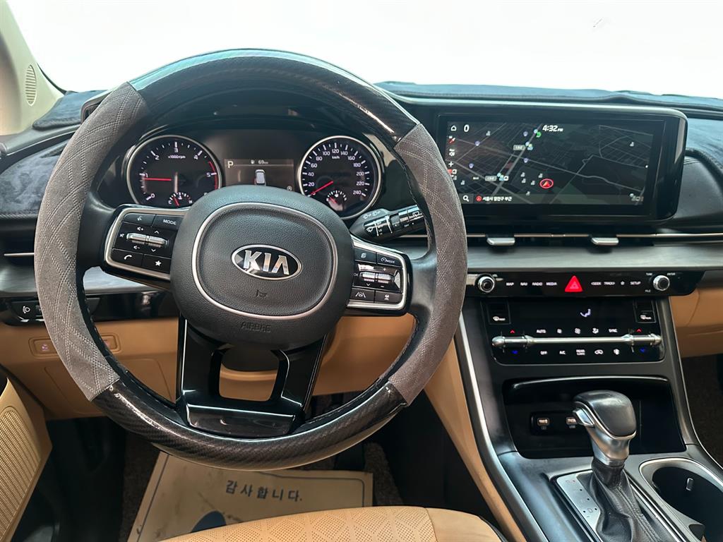 KIA Carnival - Vista 9