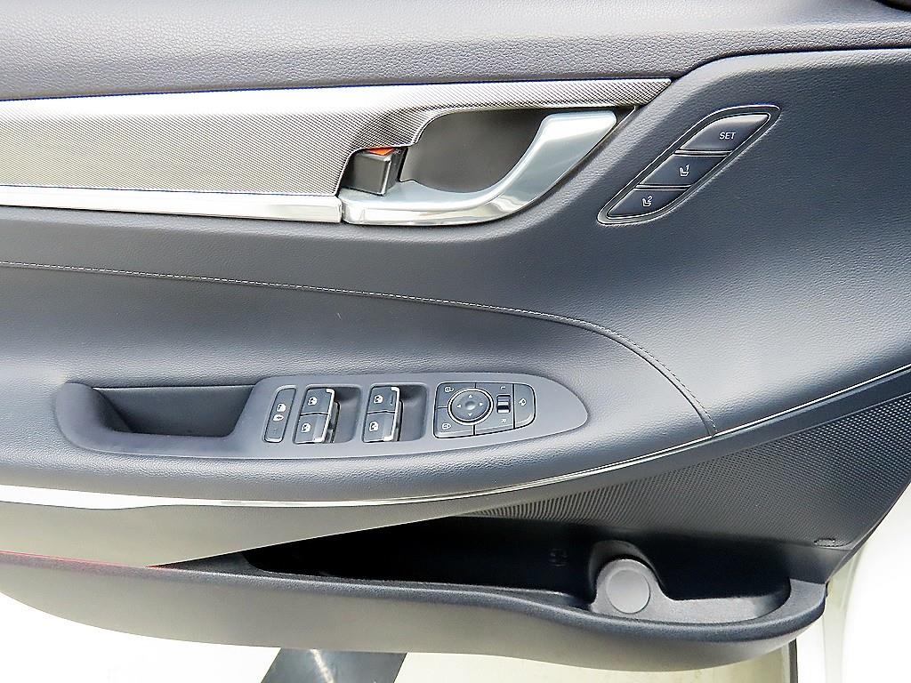 HYUNDAI Grandeur - Vista 11