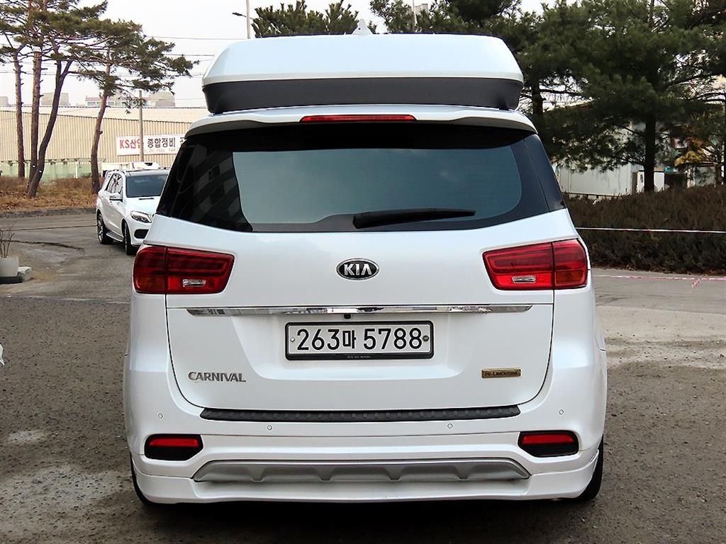 KIA Carnival - Vista 4