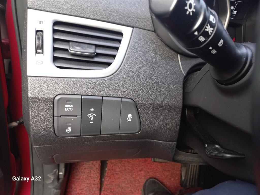 HYUNDAI Avante - Vista 5