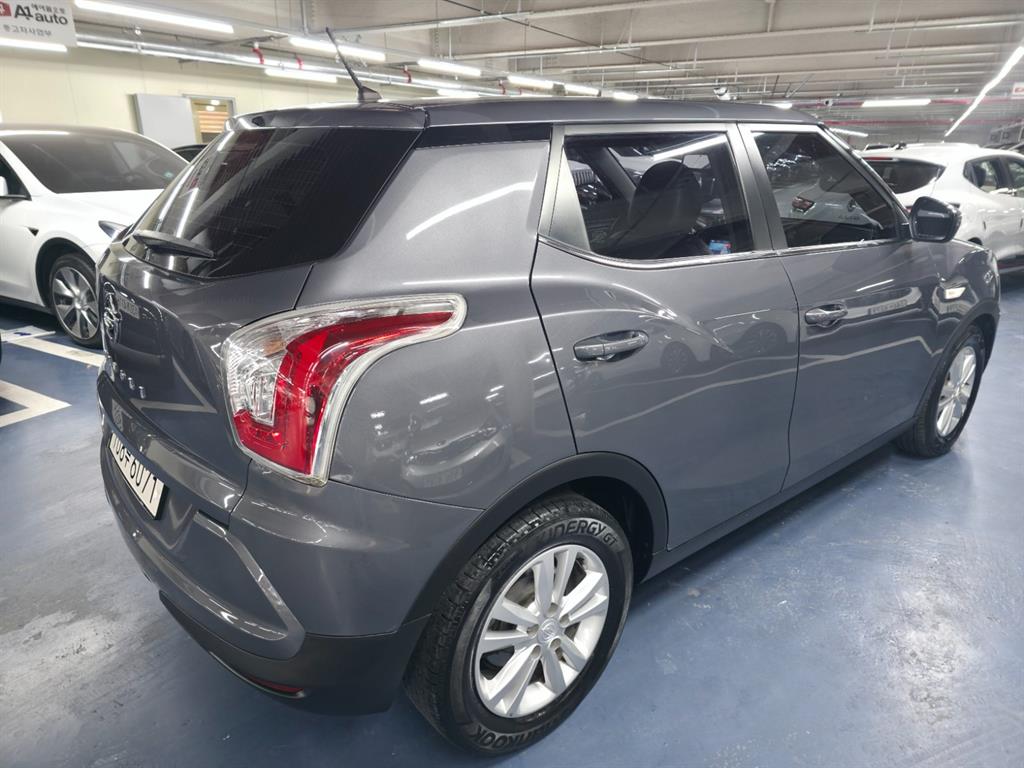 Ssangyong Tivoli - Vista 6