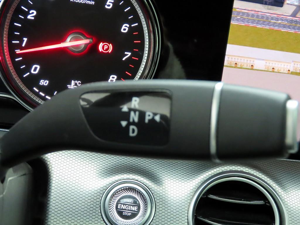 Mercedes Benz E class - Vista 10