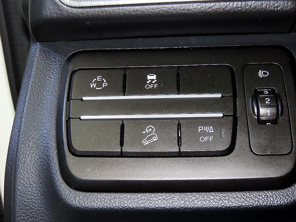 Ssangyong Tivoli 2019 Blanco - Importación desde Corea - HF Imports Iquique - Foto 14