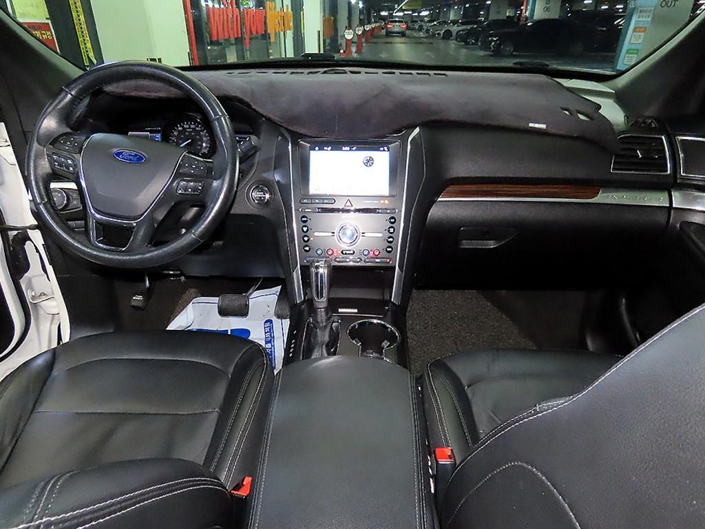 Ford Explorer - Vista 10