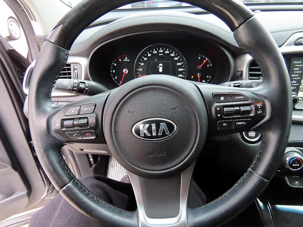 KIA Sorento - Vista 8