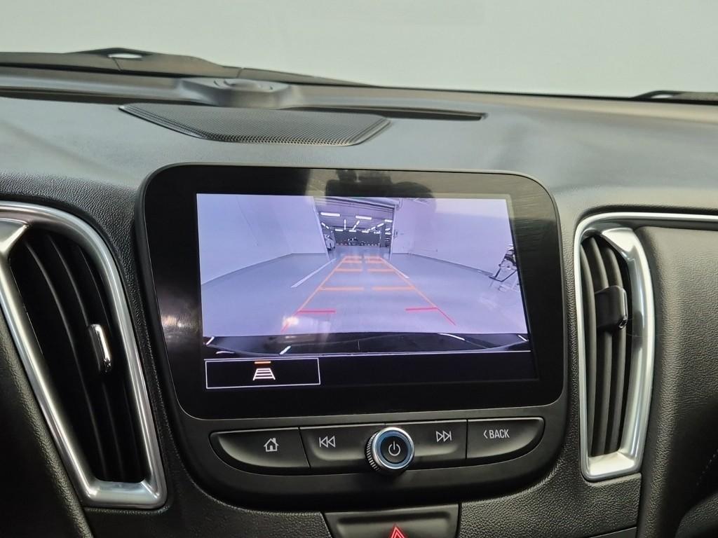 Chevrolet Malibu - Vista 11