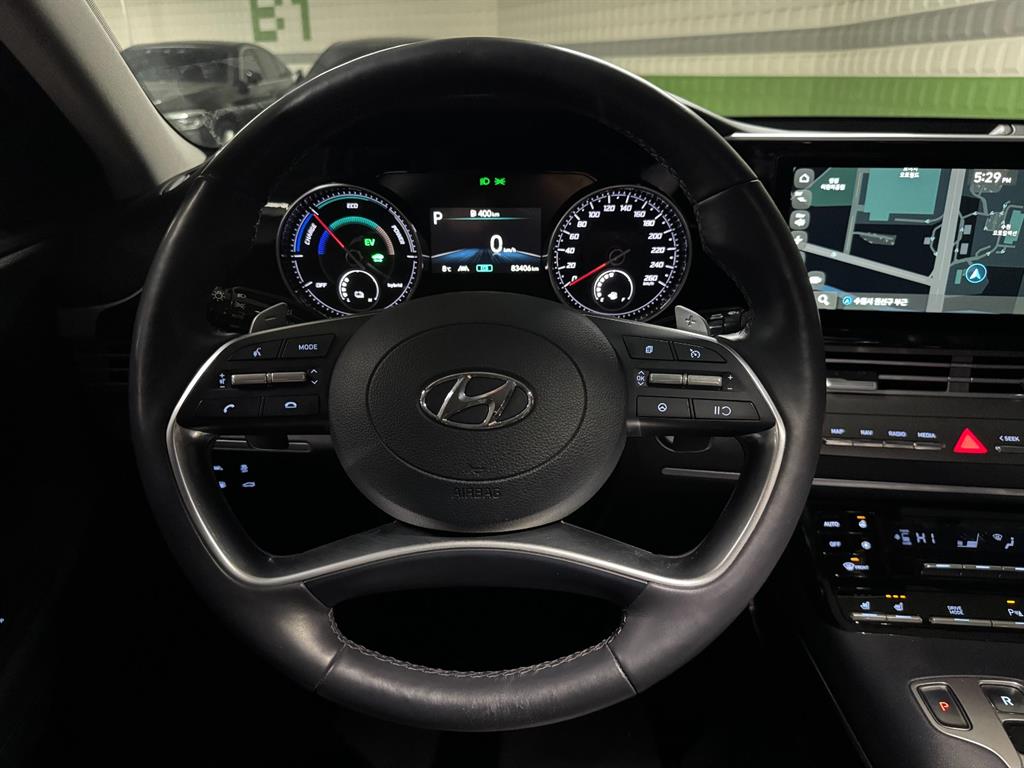 HYUNDAI Grandeur - Vista 10