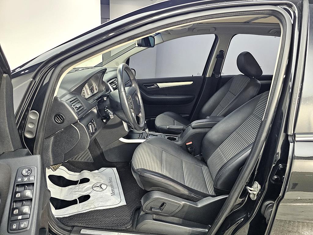 Mercedes Benz B Class (MY B) - Vista 8