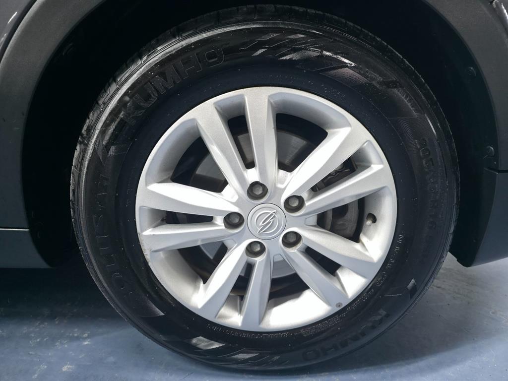 Ssangyong Tivoli - Vista 11