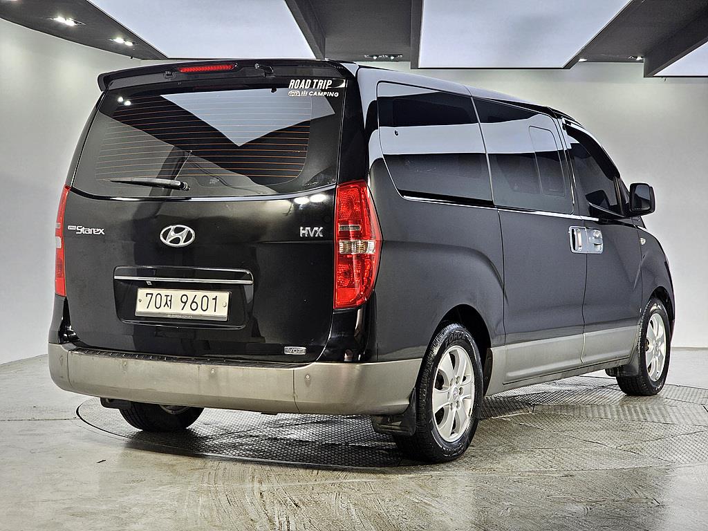HYUNDAI Starex - Vista 4