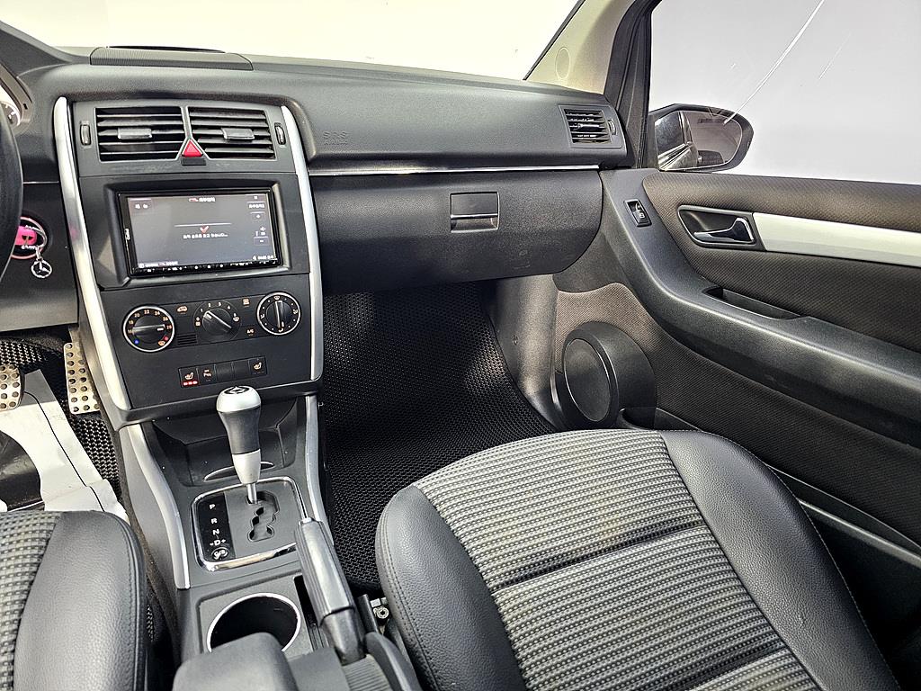 Mercedes Benz B Class (MY B) - Vista 10