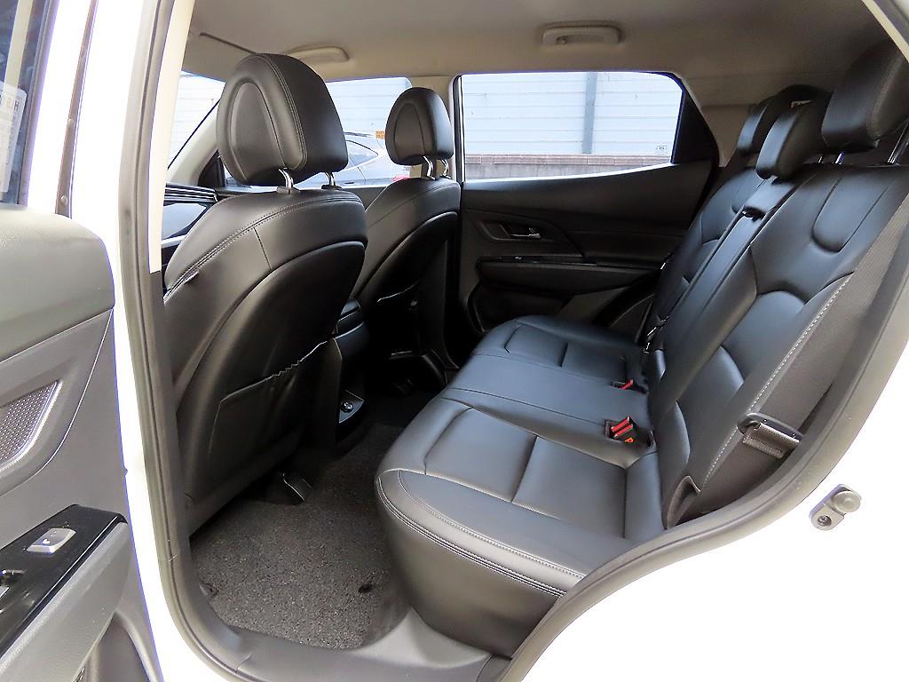 Ssangyong Korando - Vista 6