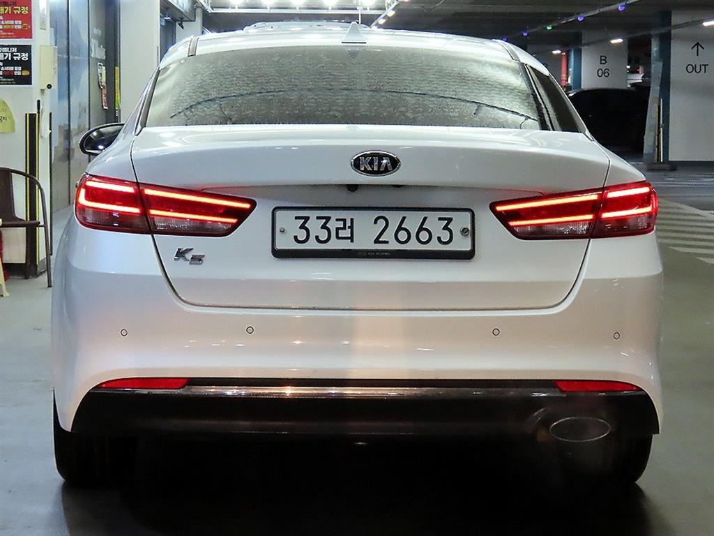 KIA K5 - Vista 5