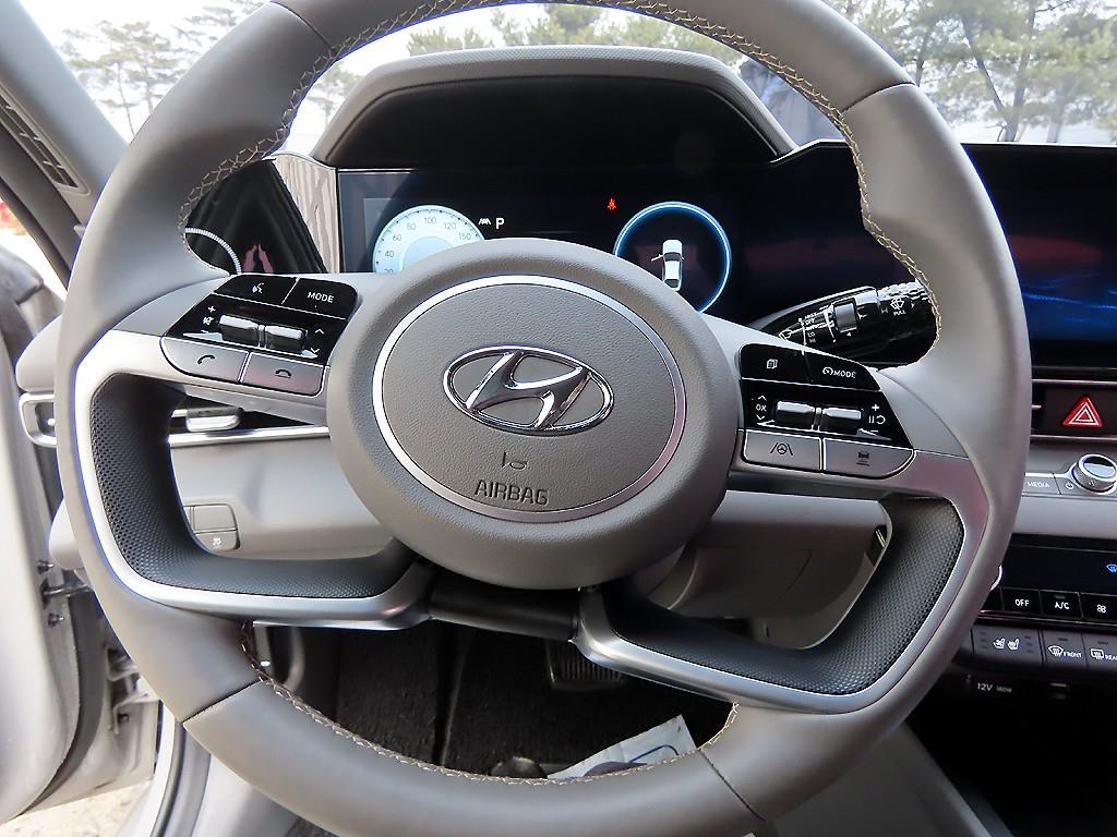 HYUNDAI Avante - Vista 8