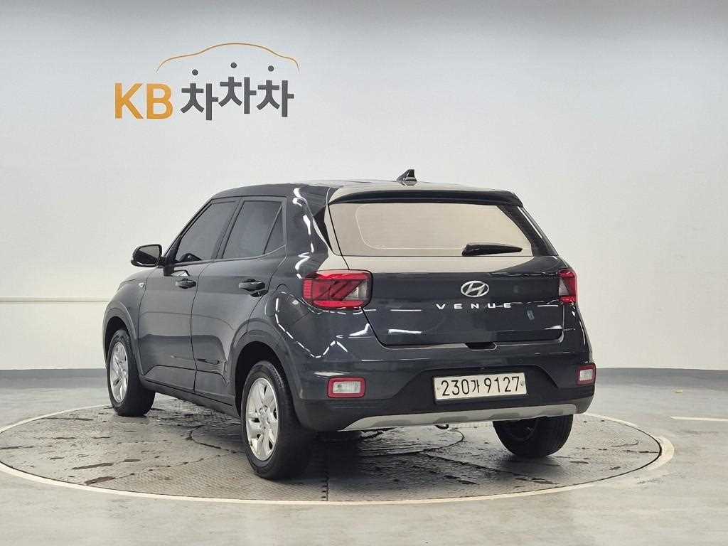 HYUNDAI Venue - Vista 2
