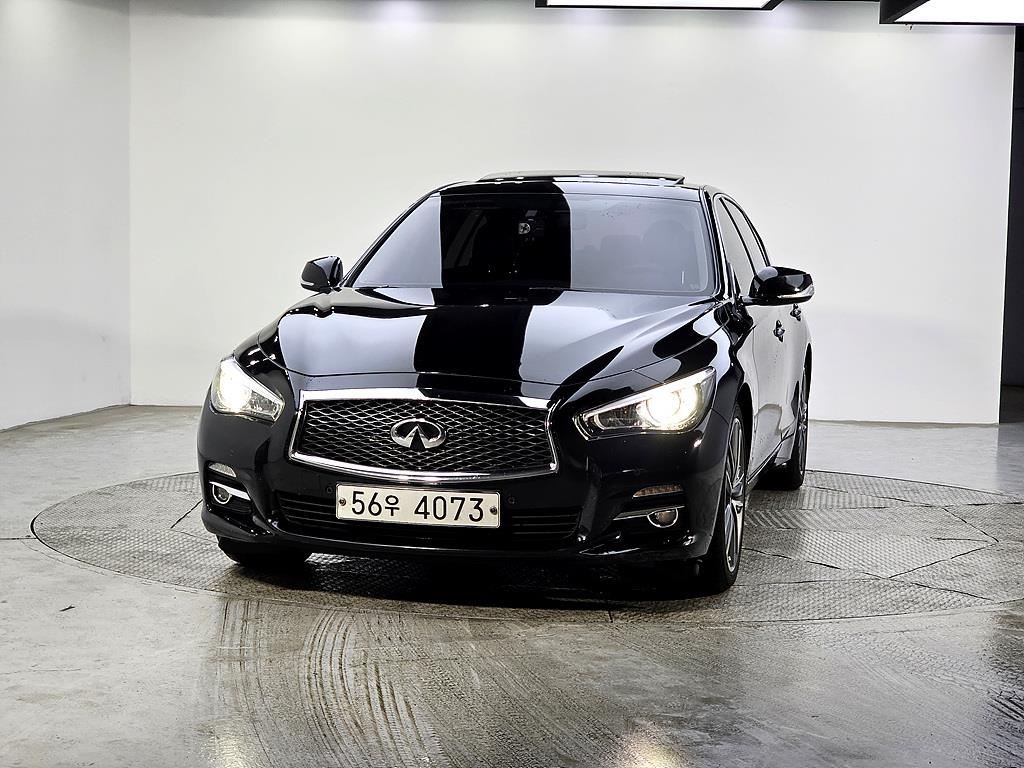 Infiniti Q - Vista 2