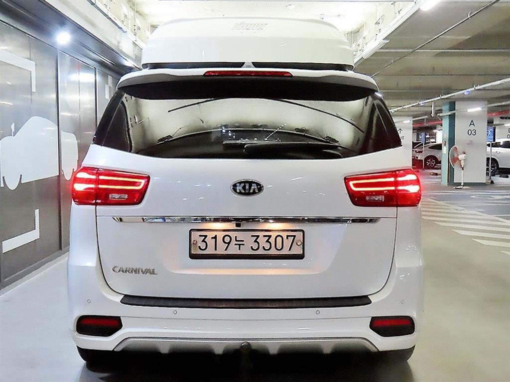 KIA Carnival - Vista 5