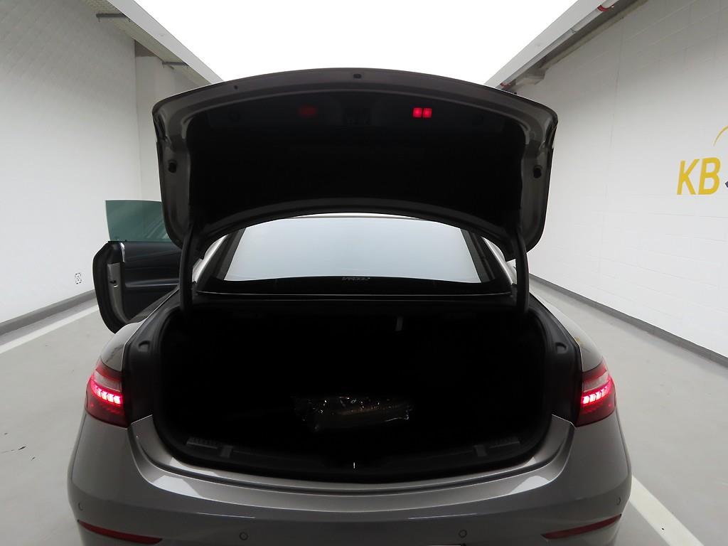 Mercedes Benz E class - Vista 5