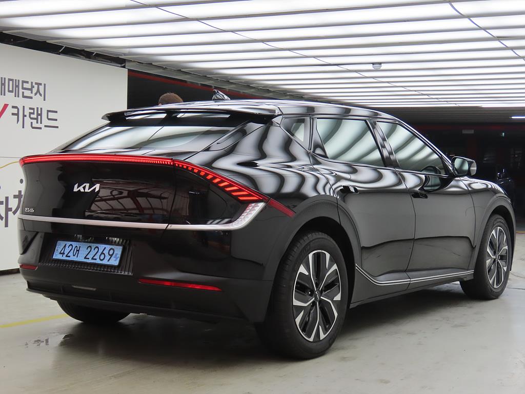 KIA EV6 - Vista 4