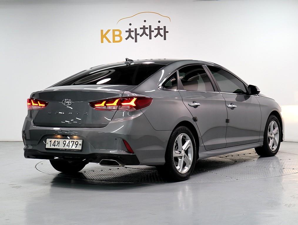 HYUNDAI Sonata - Vista 3