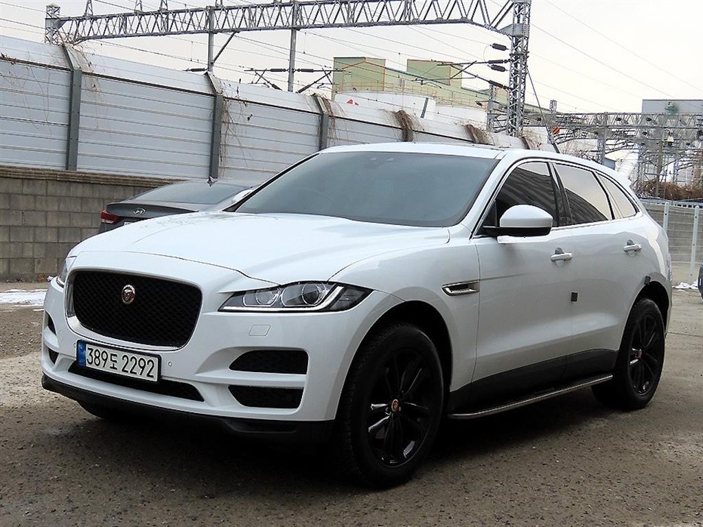 Jaguar F-PACE - Vista 2