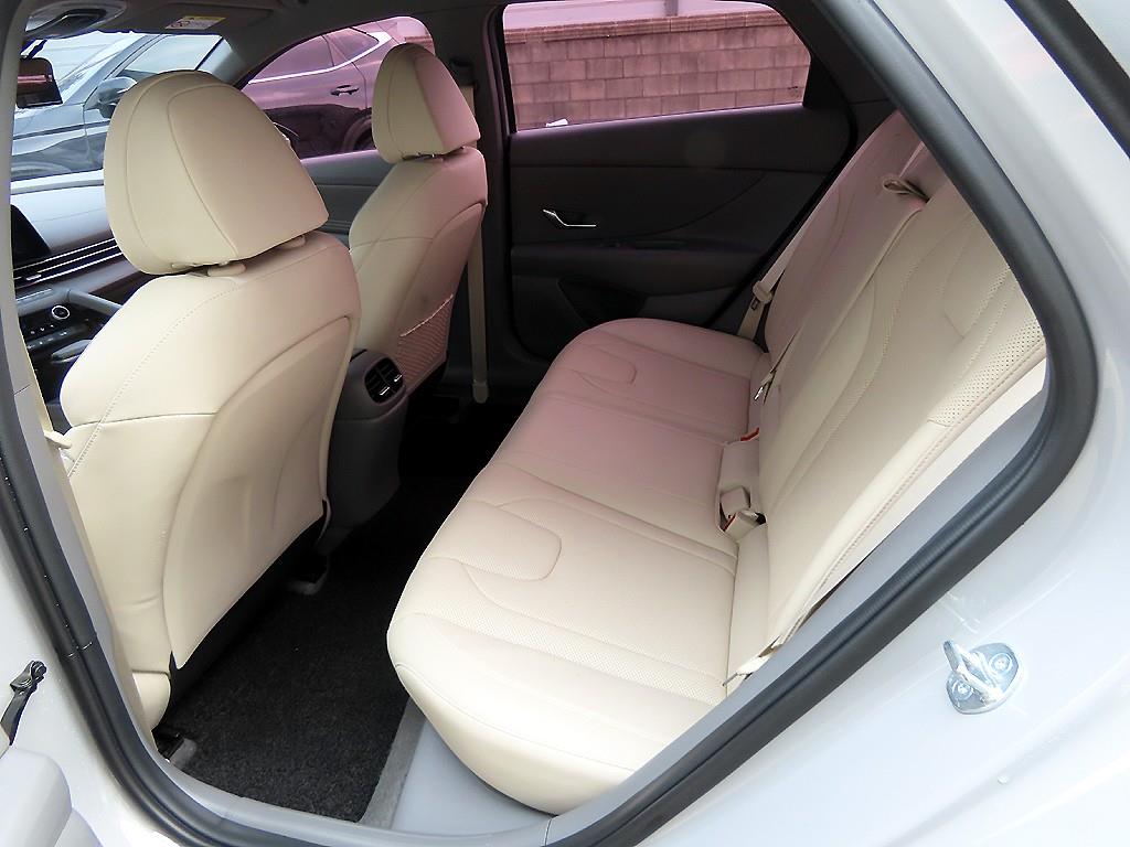 HYUNDAI Avante - Vista 6