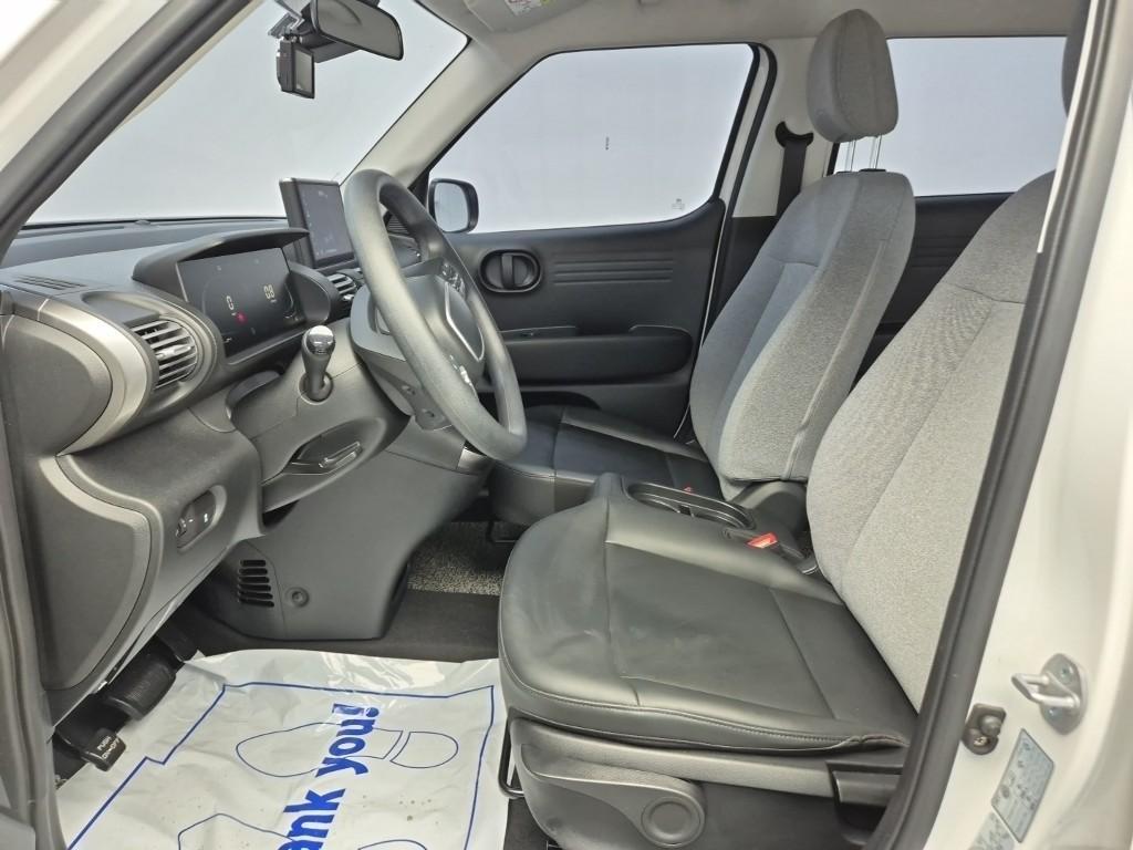 HYUNDAI Casper - Vista 11