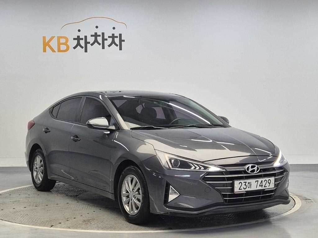 HYUNDAI Avante - Vista 4