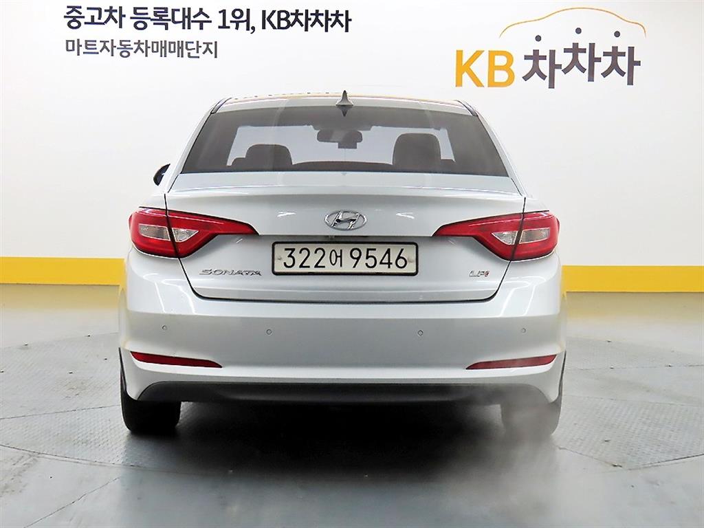 HYUNDAI Sonata - Vista 3