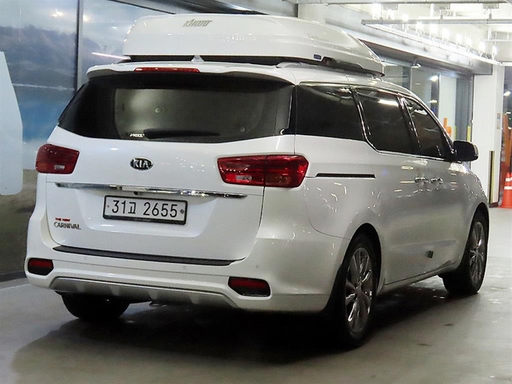 KIA Carnival - Vista 4