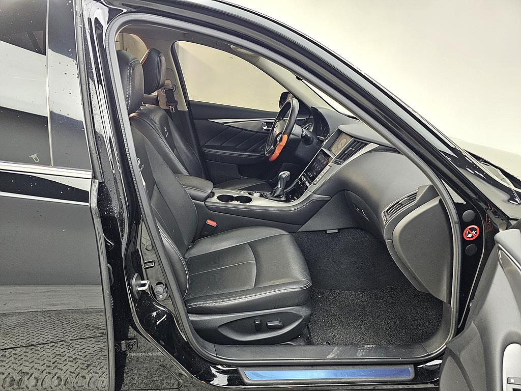 Infiniti Q - Vista 11