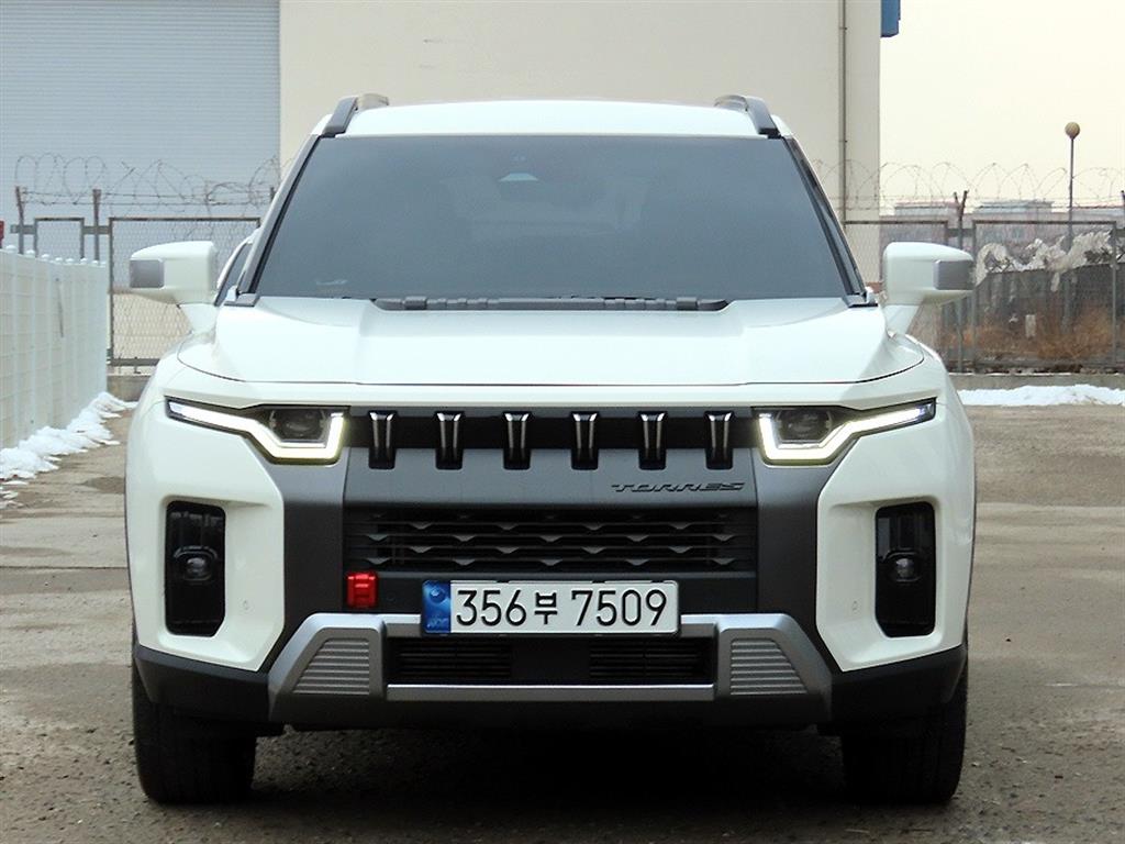 Ssangyong Torres 2023 Blanco - Importación desde Corea - HF Imports Iquique - Foto 1