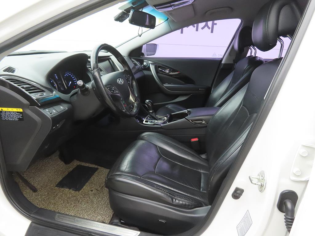 HYUNDAI Grandeur - Vista 5