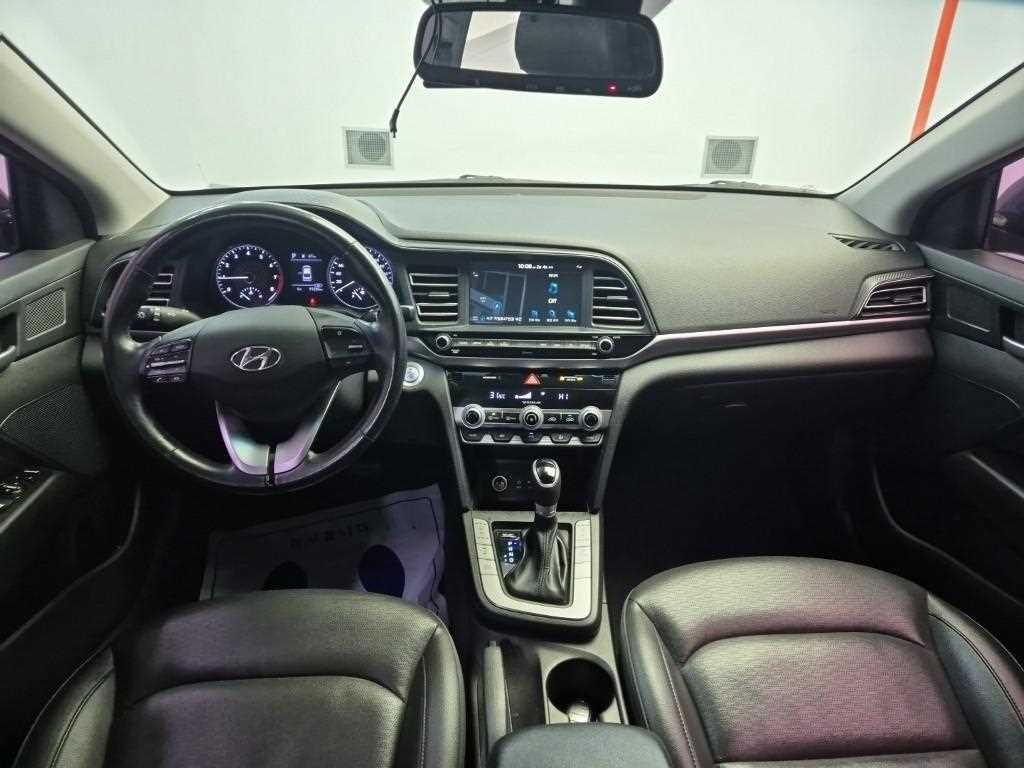 HYUNDAI Avante - Vista 7