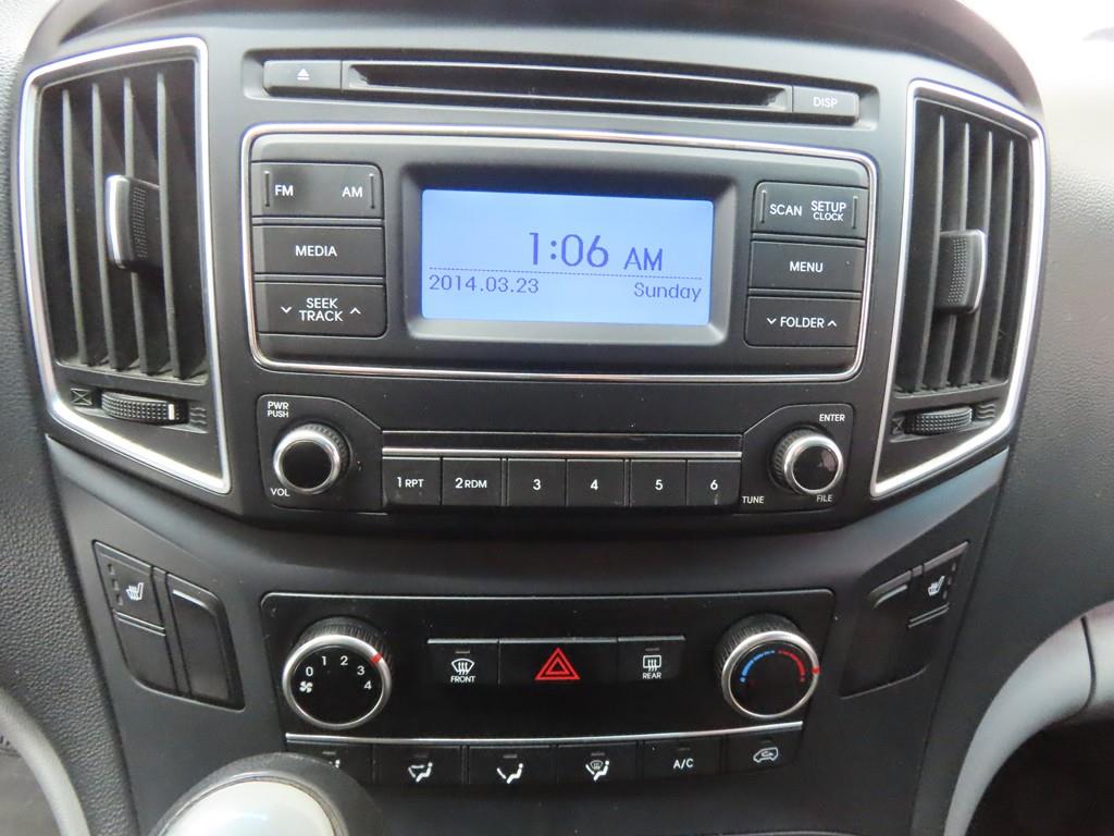 HYUNDAI Starex - Vista 12