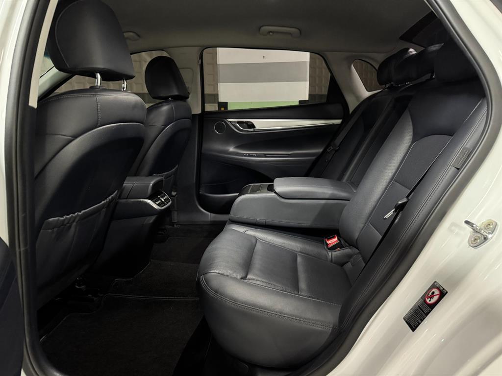 HYUNDAI Grandeur - Vista 7