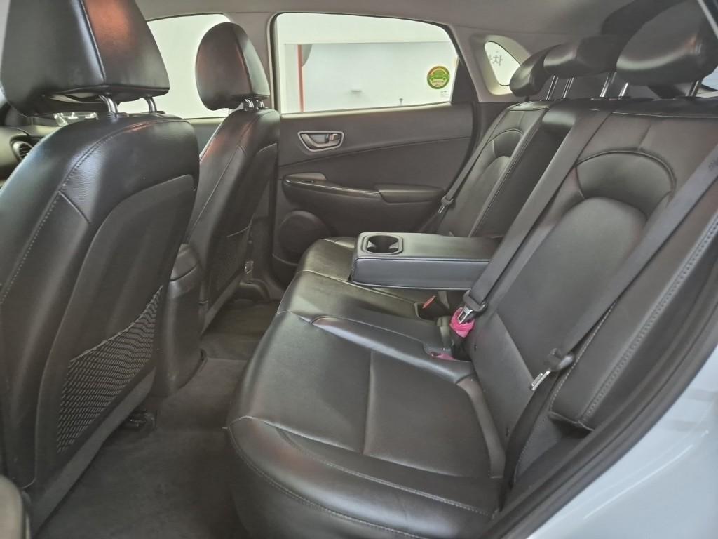 HYUNDAI Kona - Vista 12