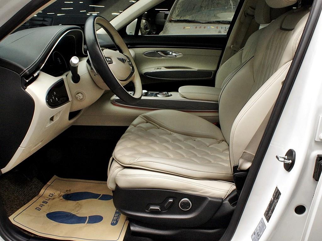 Genesis GV70 - Vista 9