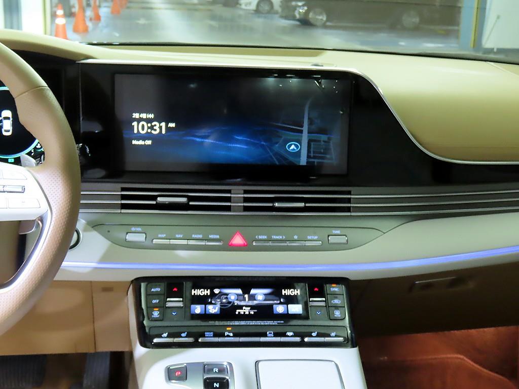 HYUNDAI Grandeur - Vista 11