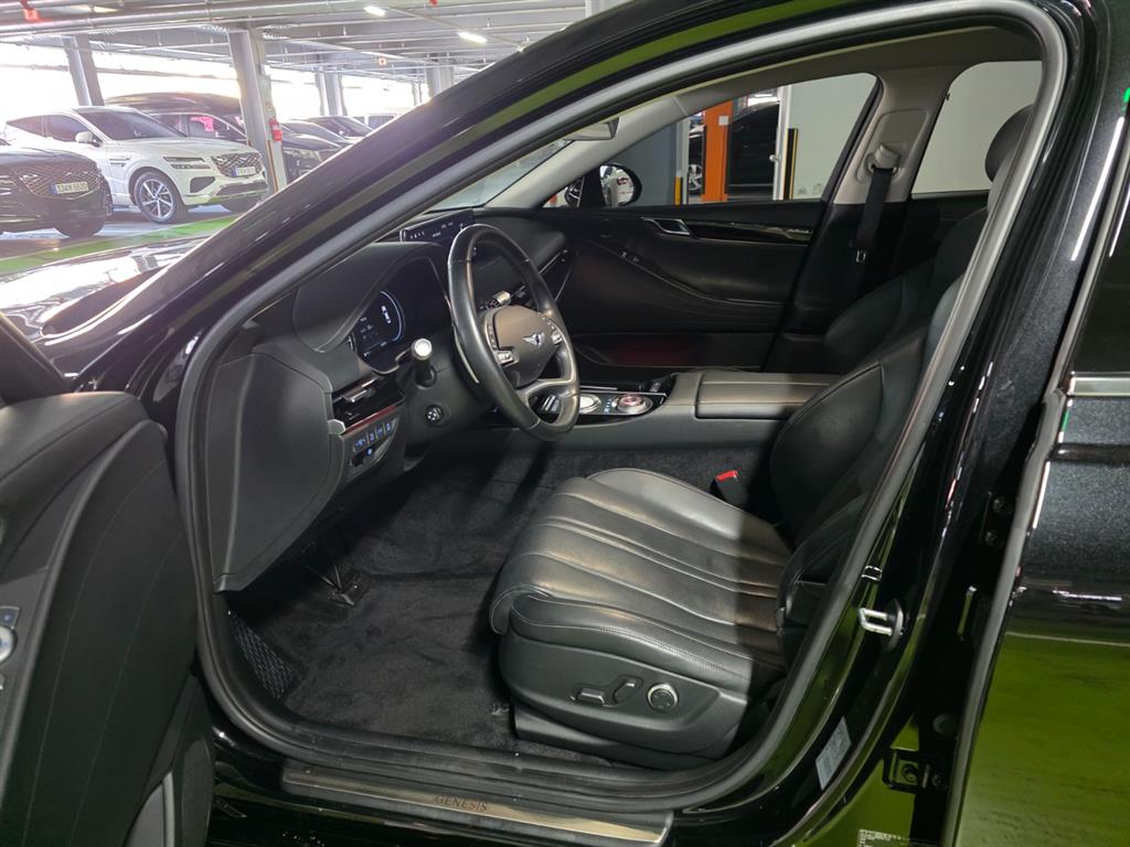 Genesis G80 - Vista 9