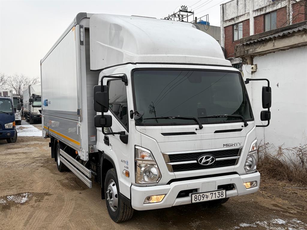 medium and large cargo truck - Vista 3