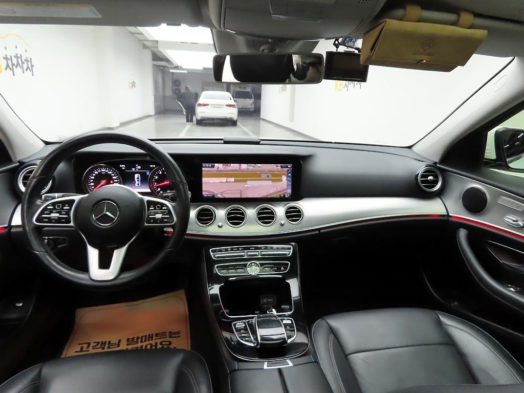 Mercedes Benz E class - Vista 6